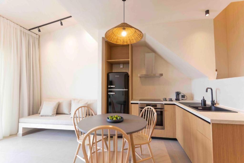 Pnoes Luxury Suites Paliouri Dış mekan fotoğraf